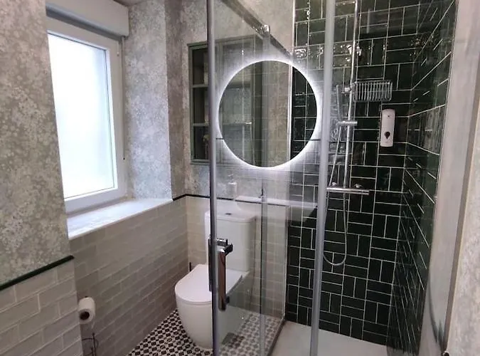 Nenuca Ii, El Paraiso En * Oviédo